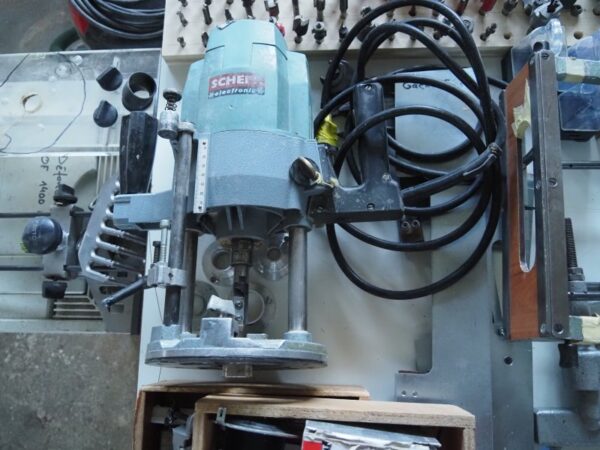 Lot Défonceuse puissante SCHEER HM 18 (PR)