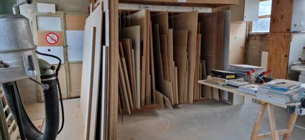 Lot de panneaux neufs de Menuiserie  (PR) – Image 2