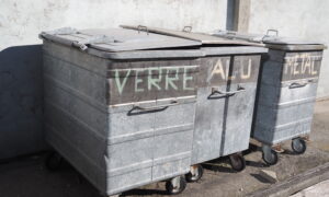 6x containers-poubelles en acier  (PR)