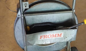 Appareil à cercler pour feuillard avec 13 bobines FROMM (DY)