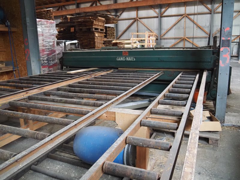 Presse à connecteurs GANG–NAILS pour fermettes  (BT) – Image 4