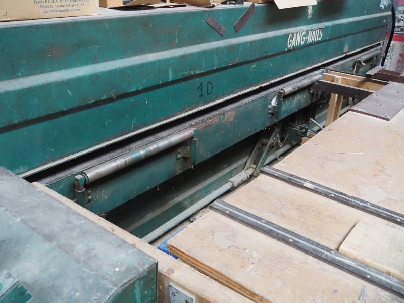 Presse à connecteurs GANG–NAILS pour fermettes  (BT) – Image 9