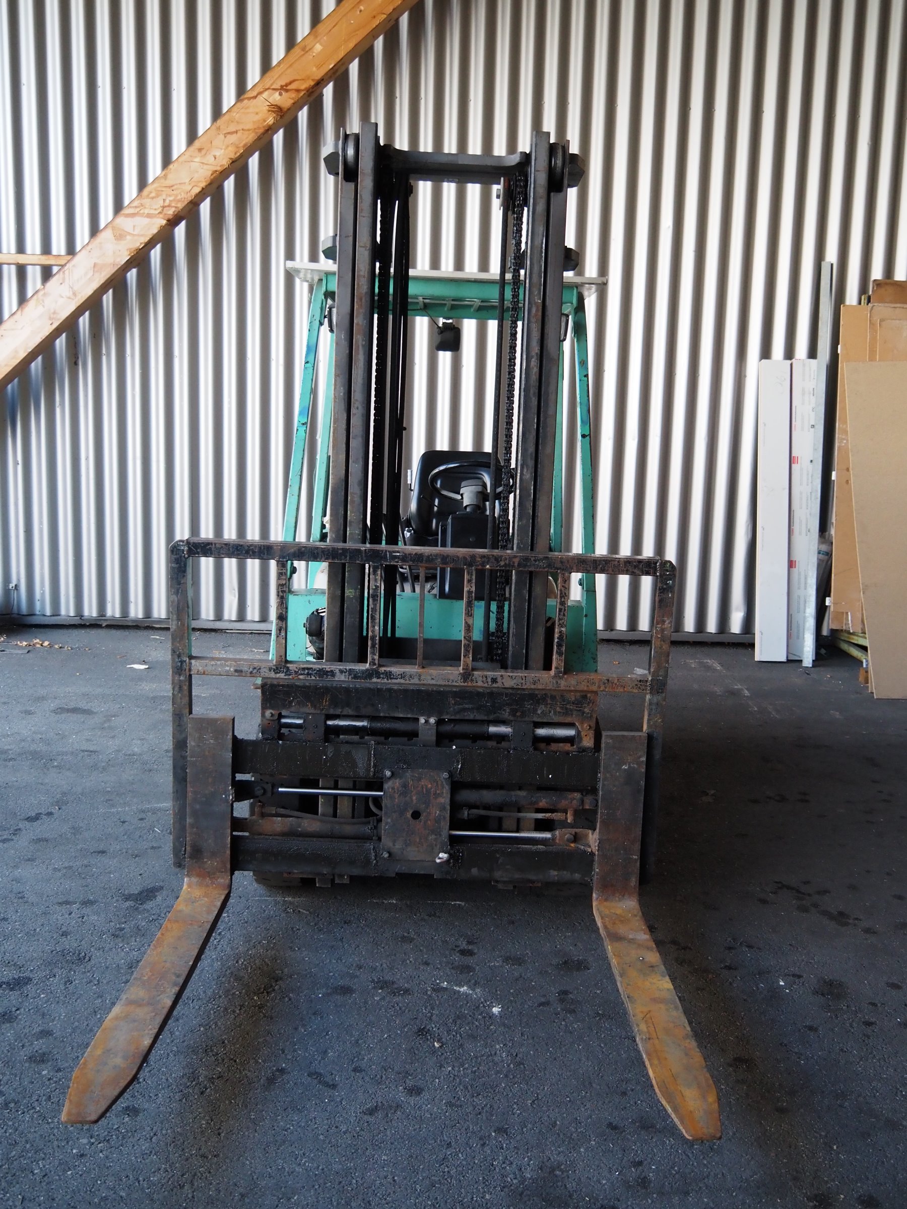 Chariot-Elévateur frontal à essence MITSUBISHI-25 (RU) – Image 10