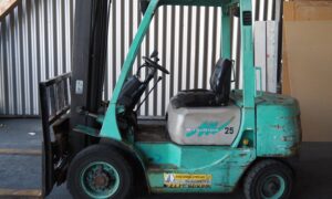 Chariot-Elévateur frontal à essence MITSUBISHI-25  (RU)