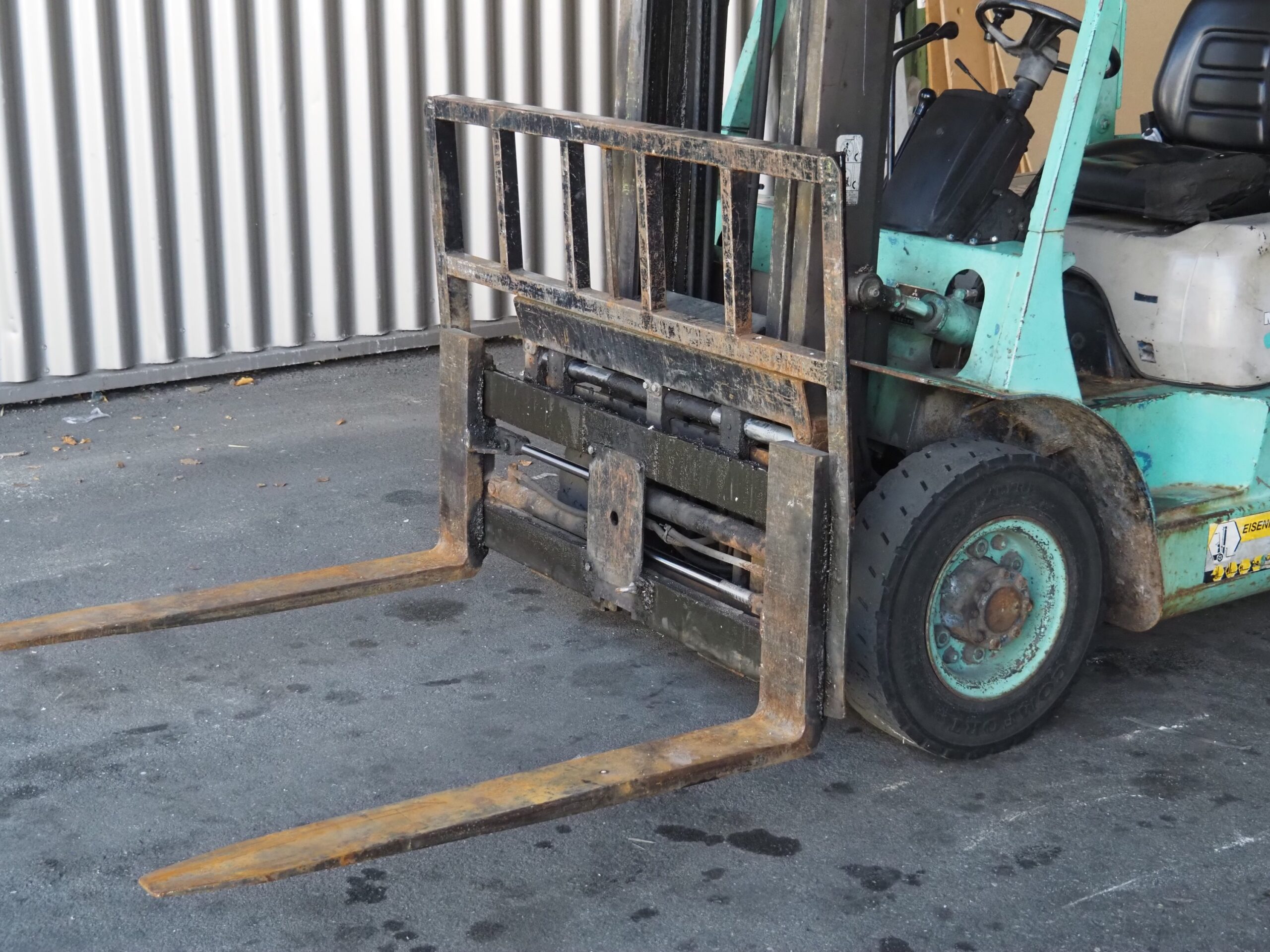 Chariot-Elévateur frontal à essence MITSUBISHI-25 (RU) – Image 6