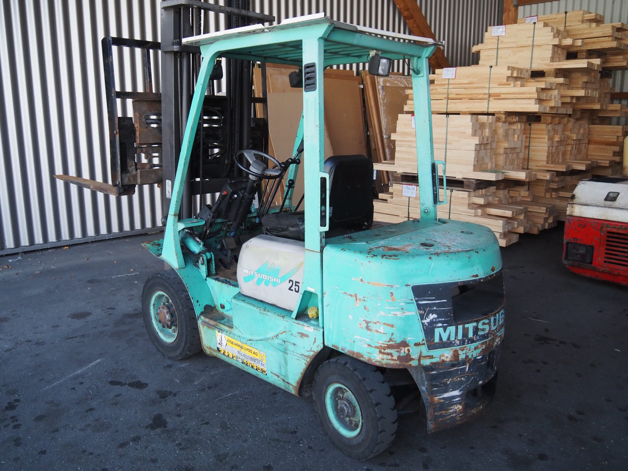 Chariot-Elévateur frontal à essence MITSUBISHI-25 (RU) – Image 4