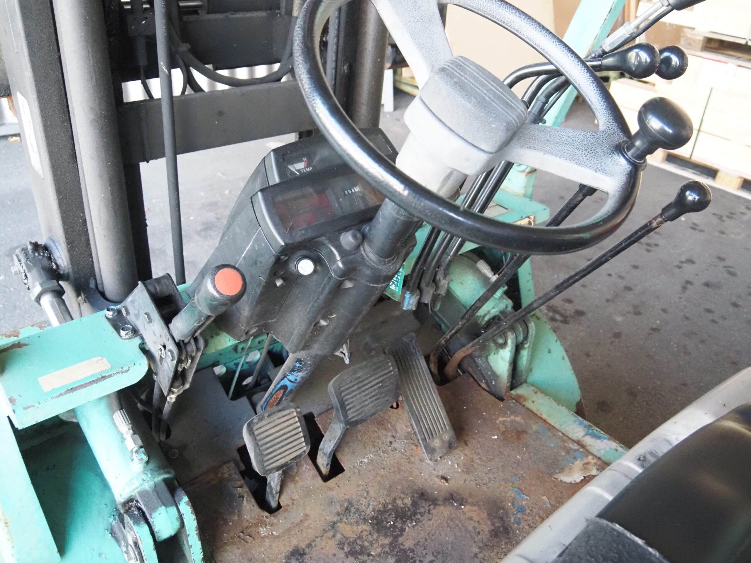 Chariot-Elévateur frontal à essence MITSUBISHI-25 (RU) – Image 9