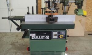 Toupie GUILLET avec lot de Fraises  (AR)