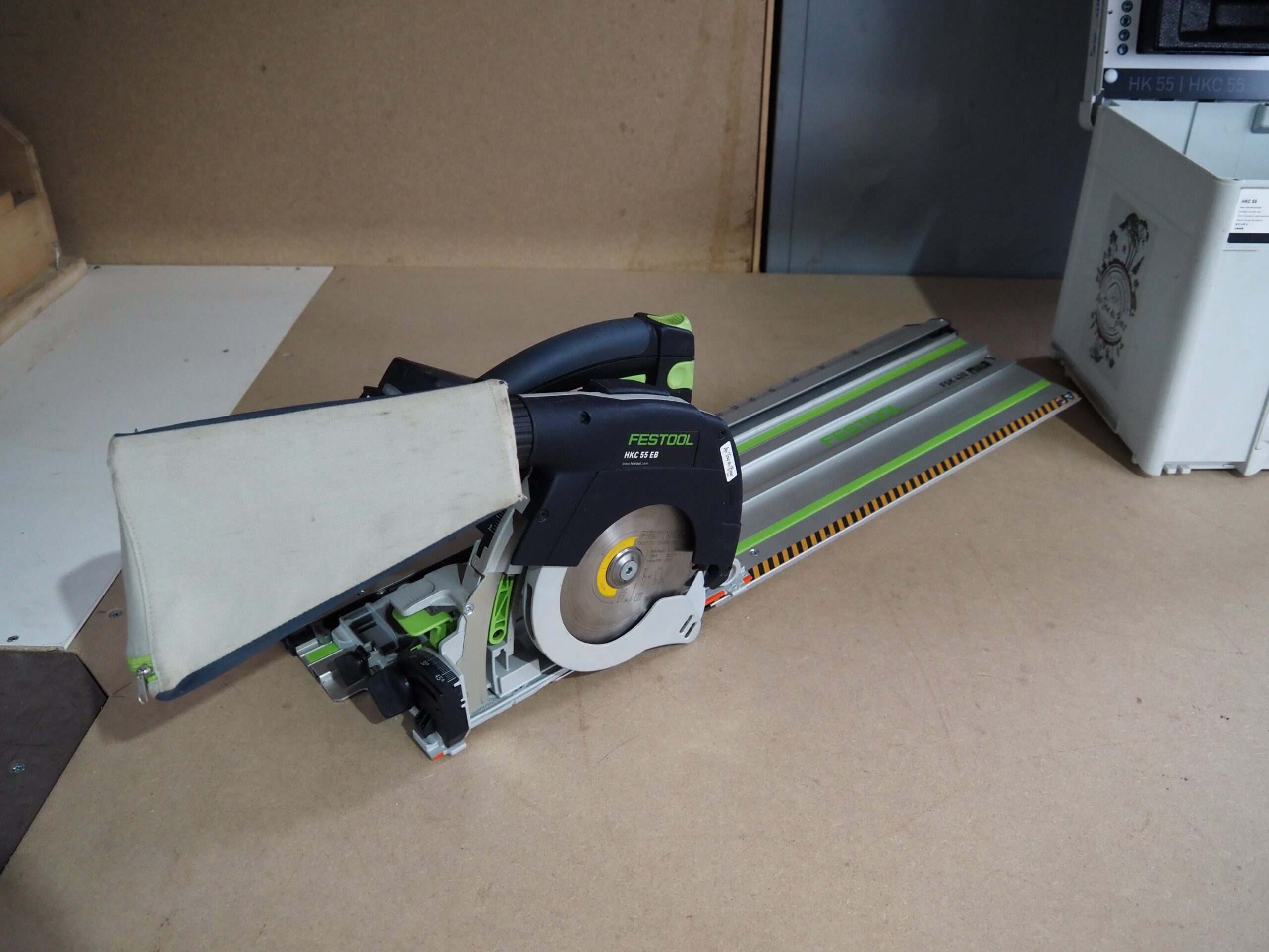 Scie circulaire Accu FESTOOL HKC 55 sur table (BR) – Image 6