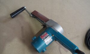Lime électrique-Ponceuse à bande MAKITA 9030  (BR)